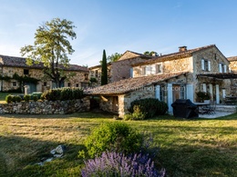  hamlet rental Luberon