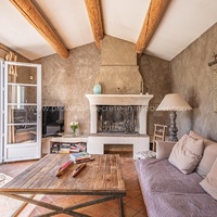 Charming house for 8 people with swimming pool close to Gordes