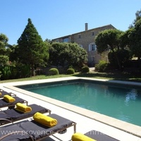 Holiday home in Provence with heated swimming pool and air conditioning, for 8 people