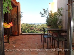  design village house for sale in Luberon