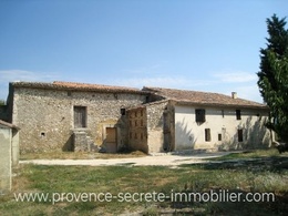  Luberon agricultural property for sale