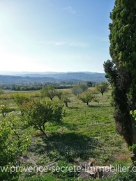  Luberon agricultural property for sale