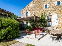  hamlet for sale Provence