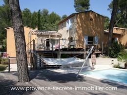  villa with south Luberon view