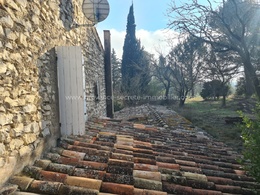  mas for sale on the outskirts of the Luberon