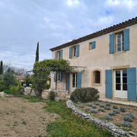 Lacoste in the Luberon, villa type bastide with pool for sale 
