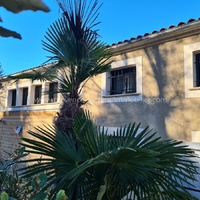 Loft with garages and large volumes for sale in Provence