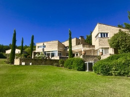  luxury villa in Gordes 
