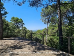  villa with south Luberon view