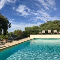 Gordes, nice property to rent with pool and dominating view...