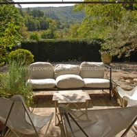 In Provence, charming house with 4 bedrooms and pool for rent 