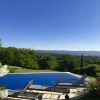 Architect villa in Gordes countryside for rent