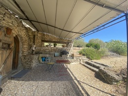  For rent stone sheepfold in Gordes