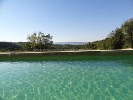  Bastide with views of the Luberon