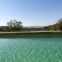 Luberon country house with a dominating location for rent