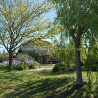 Nice house for rent with 6 bedrooms and heated pool facing the Luberon