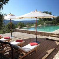 Charming house to rent with pool and view of the Luberon 