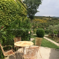 Bonnieux in Luberon, farmhouse for rent for 8 guests with pool