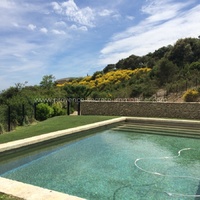 Luberon Bonnieux, farmhouse type villa for rent for 8 guests with swimming pool