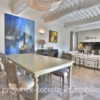 Prestigious property for rent in Gordes with panoramic views