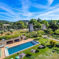 Bastide provençale in the heart of Lourmarin to rent for 32 people