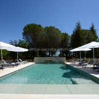 Gordes, nice house for rent for 6 people with air conditioning, heated pool and secure, tennis court