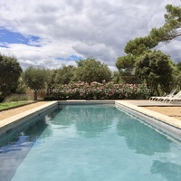 Family home with heated pool in Bonnieux 