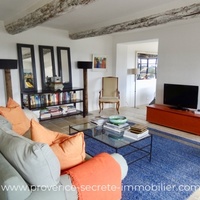 Prestige Mas in Provence for 8 people, quiet and pool. Near Gordes and dominant view.