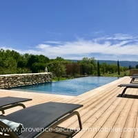 Beautiful house for rent, near Gordes, for 10 people, with secure pool and heated.