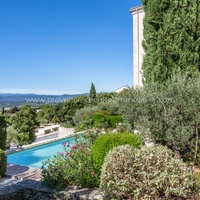 Rare provencal bastide with swimming pool to rent for 6 people 