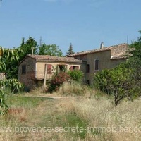 Exceptional mas to restore with view for sale in the Luberon