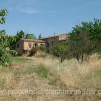 Exceptional mas to restore with view for sale in the Luberon