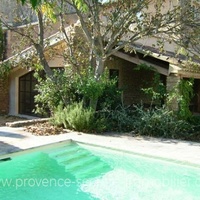 Luberon, hamlet house in Gordes for sale with garden and pool