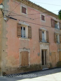  Luberon hamlet house for sale