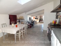  design village house for sale in Luberon