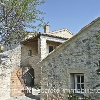 Luberon, for sale stone hamlet farmhouse with courtyard
