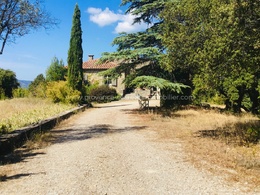  house with Luberon view