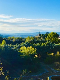  real estate with Provence view