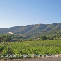 Small villa for sale in Provence, nice view Luberon and potential