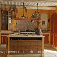 Villa in stones with view on the Alpilles and Luberon hill for sale