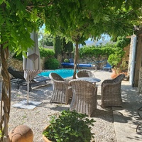 Luberon, for sale hamlet house near Gordes with courtyard pool