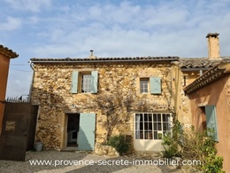  farmhouse with plane tree for sale in Luberon