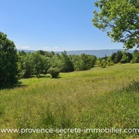 Luberon, contemporary villa for sale with pool and view
