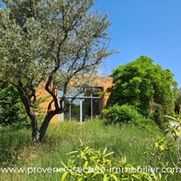 Luberon, contemporary villa for sale with pool and view