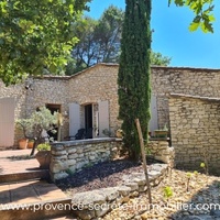For sale stone villa with views in Luberon in Ménerbes Provence