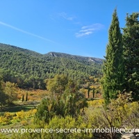 For sale stone villa with views in Luberon in Ménerbes Provence