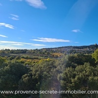 Villa for sale in Luberon, with view and possibility swimming pool