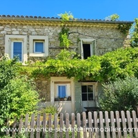 South Luberon, for sale farmhouse and outbuildings Lourmarin Aix