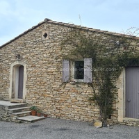 House for sale in Gordes, villa Luberon for sale cottage and pool