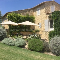 Luberon restored hamlet for sale with view and heated pool